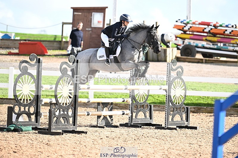 241026A-125730-00937 - SAT Cls 10 Pony Foxhunter and 1.10m Open