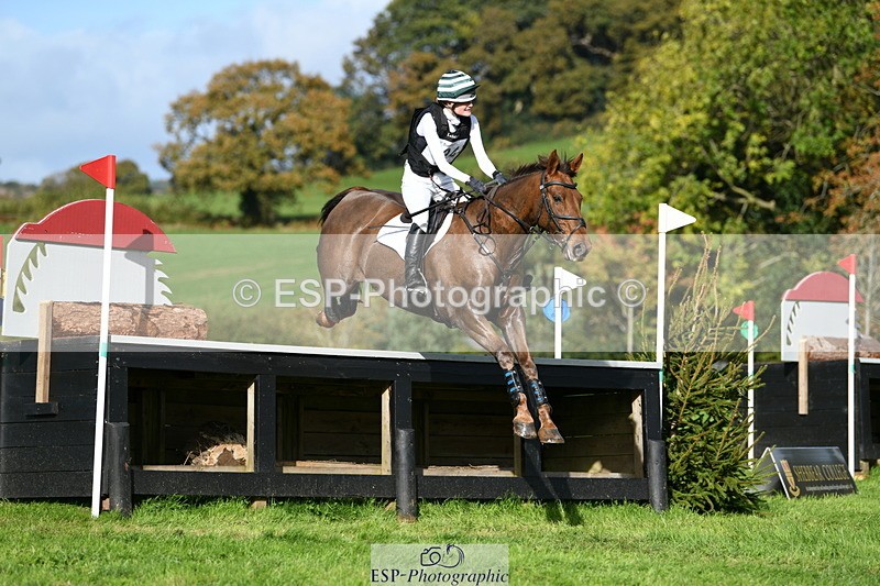 251024A-121241-09203 - B-124-Sophie.Lamb