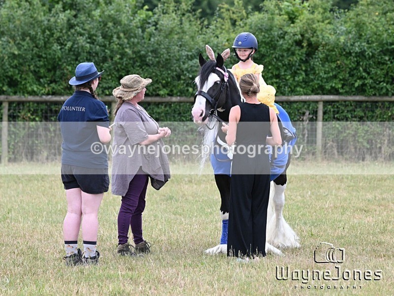 WJ6_8250 - Nancy & Churchill's first Show 22-06-25