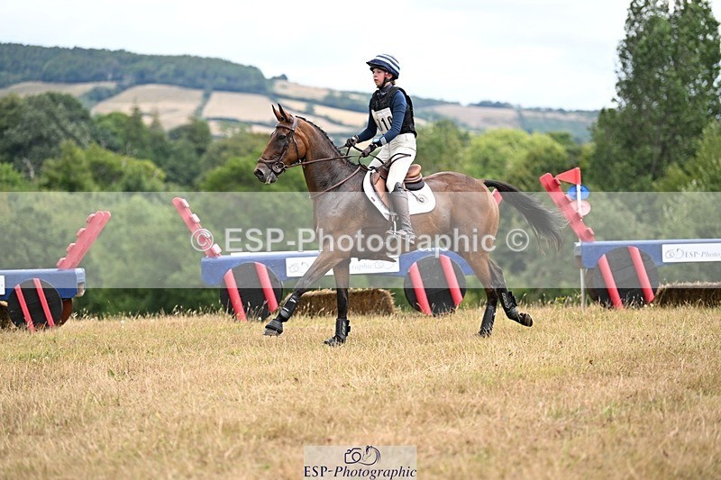 250803A-150030-15436 - P-710-Isla.Kitson-BLUES.CLOUD