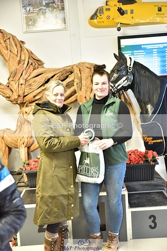 250214-153652-02603 - Freestyle Medium Gold Presentations