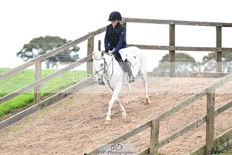 250920-155219-01806 - Cls 21 Pony Intro 80cm Derby