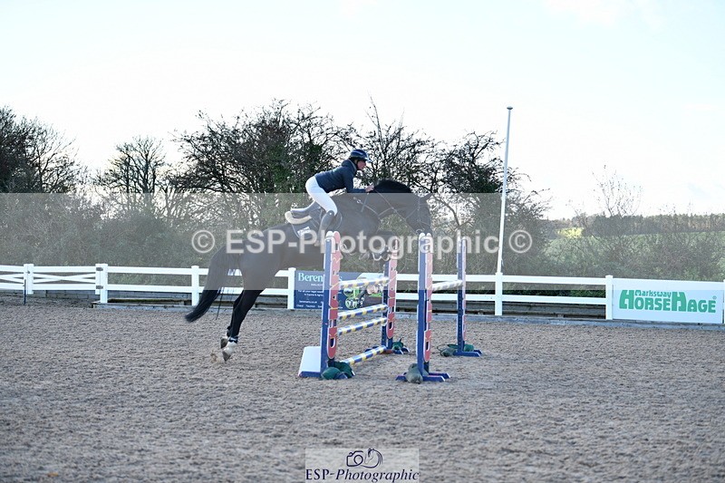 231110A-143929-00825 - Cls 6 Foxhunter & 1.20m Open