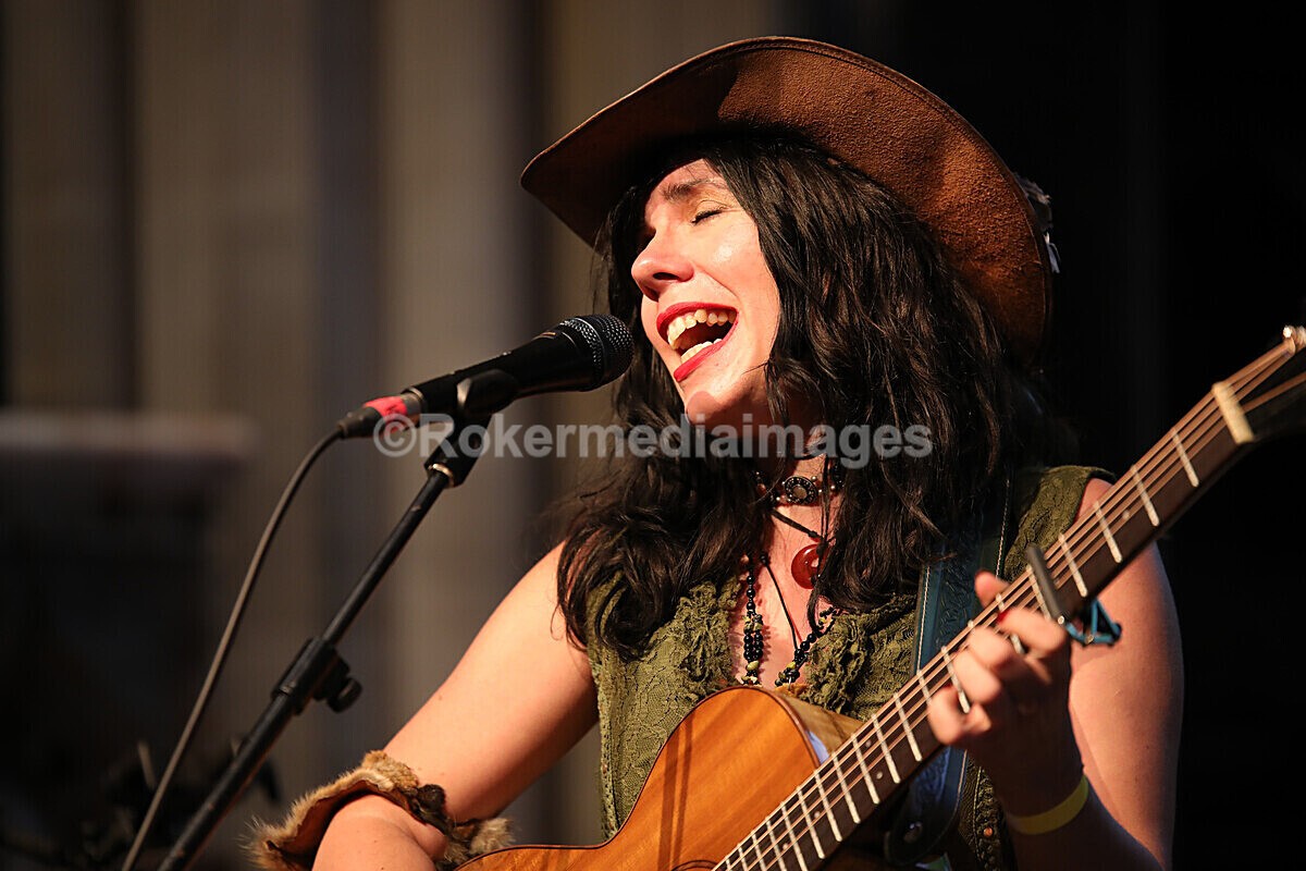 FOLK N BLUES-350 - FOLK and BLUES SEPT 2022