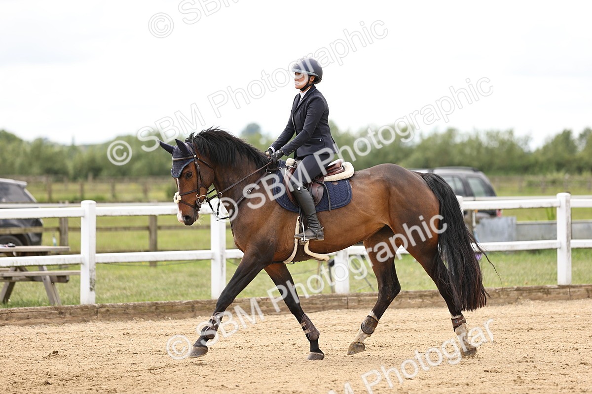 SBM_003117 - Class 11 - Senior Newcomers - 1.10m