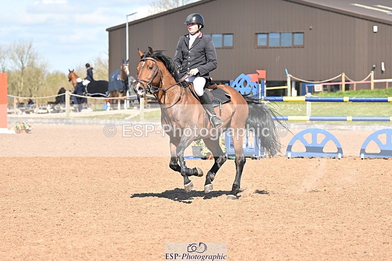 240418A-112139-02550 - Cls 5, 2 Star Medium Tour 1.35m