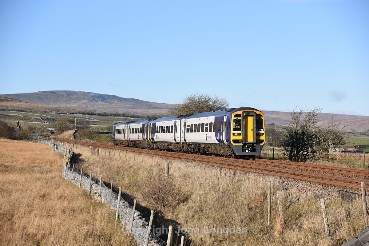 JL - 7.12.22 158795 & 158908 10:58 Carlisle - Leeds, Selside - Around Selside