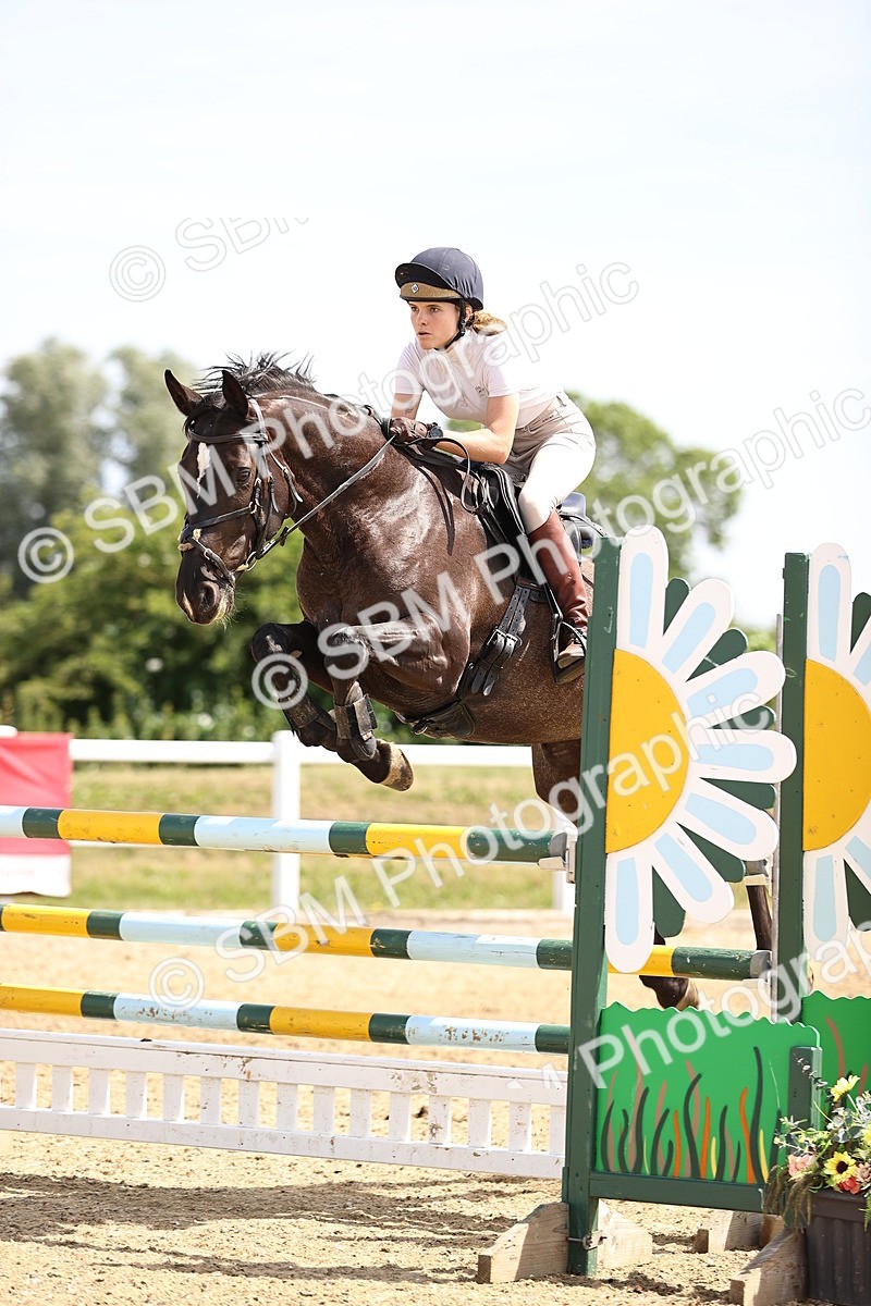 SBM_000637 - Class 15 - Redpost Equestian Senior Foxhunter - 1.20m