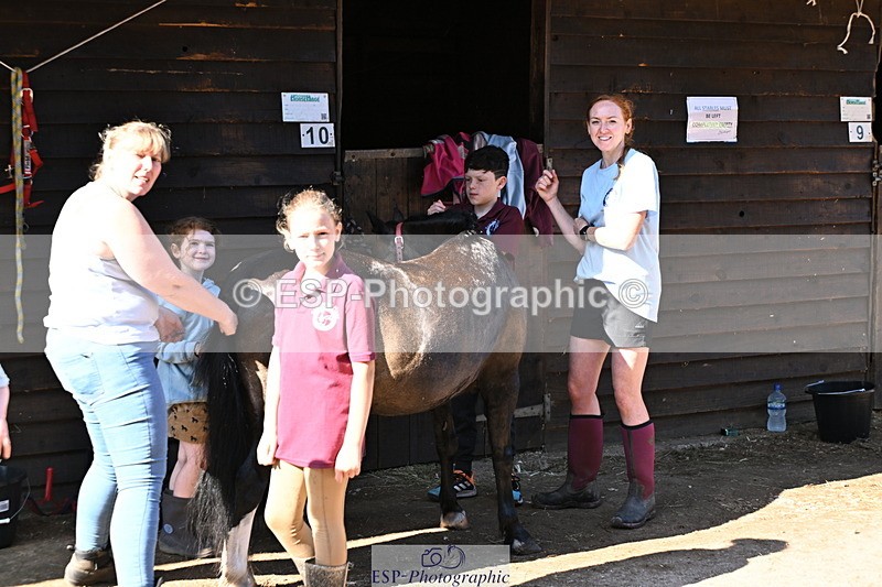 240729B-091703-01756 - Monday Stable Shots