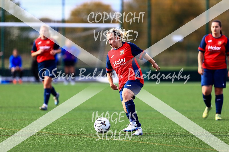 1DX30890 - 2025-10-05 FC Abbey Meads Ladies V Purton  Kingsdown FC Ladies