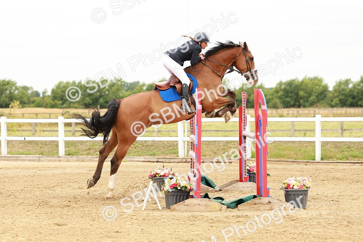 SBM_016727_Class 20 - Senior Newcomers - 110m Open - Michelle