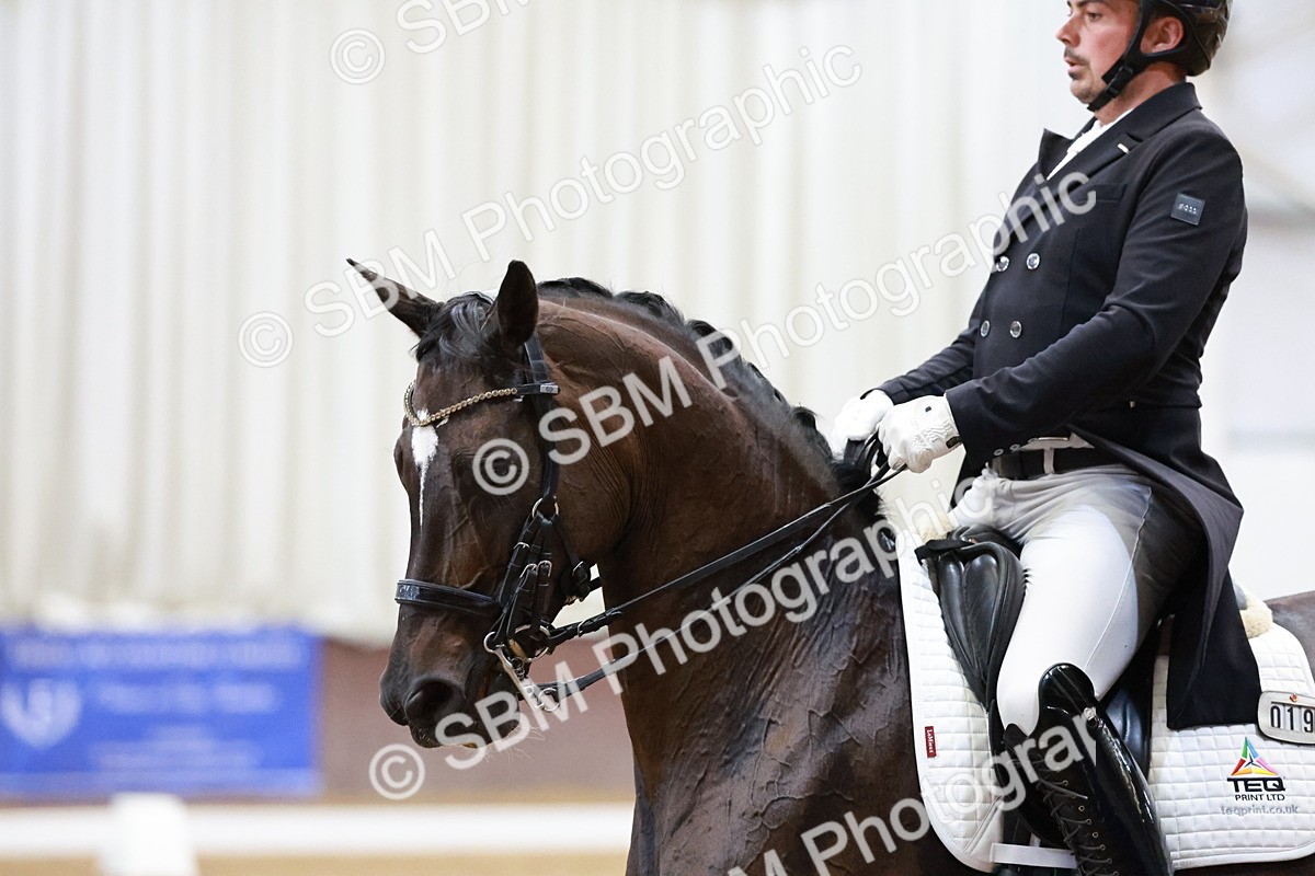 SBM_016641 - Class 5 - FEI INT II - 17.24-18.20