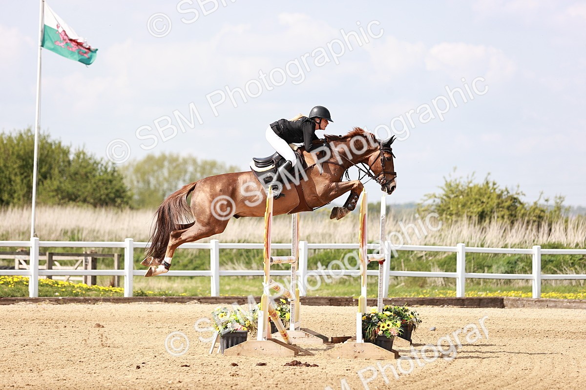  - Class 26 - Senior Foxhunter - 1.20m