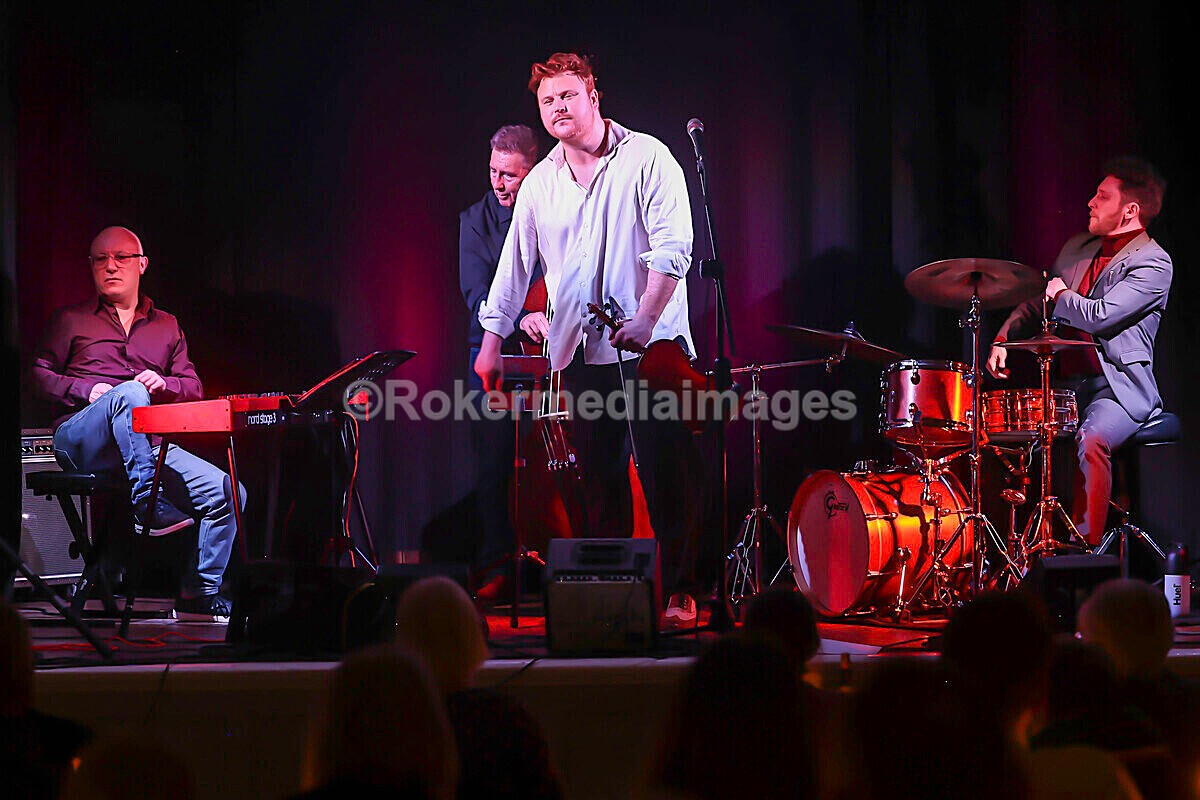 AMP  Ben-149 - AMP TRIO + Ben Holder