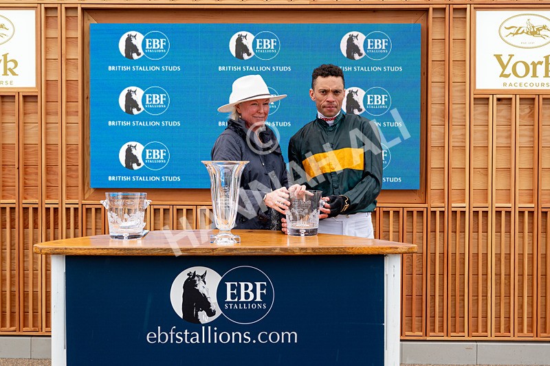 130526-Race 1-Cut A Dash-9736 - Race 1 1.45pm British Stallion Studs EBF Novice Stakes