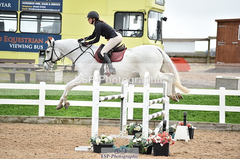 231013A-131700-01762 - Cls 3 1.05m Amateur Quali