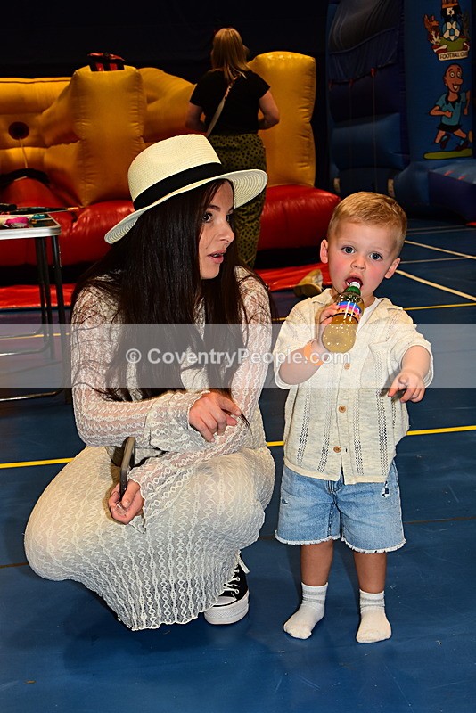 CON-068 - Joey and Ella