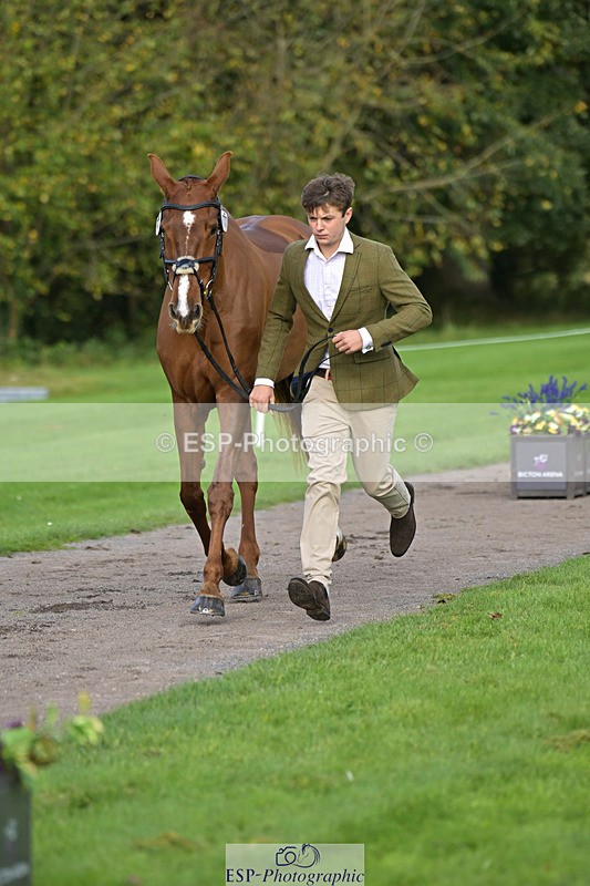 241023-132447-00270 - 017-Louis.Pern-CLASSICTOP.MISS.VIVIENNE