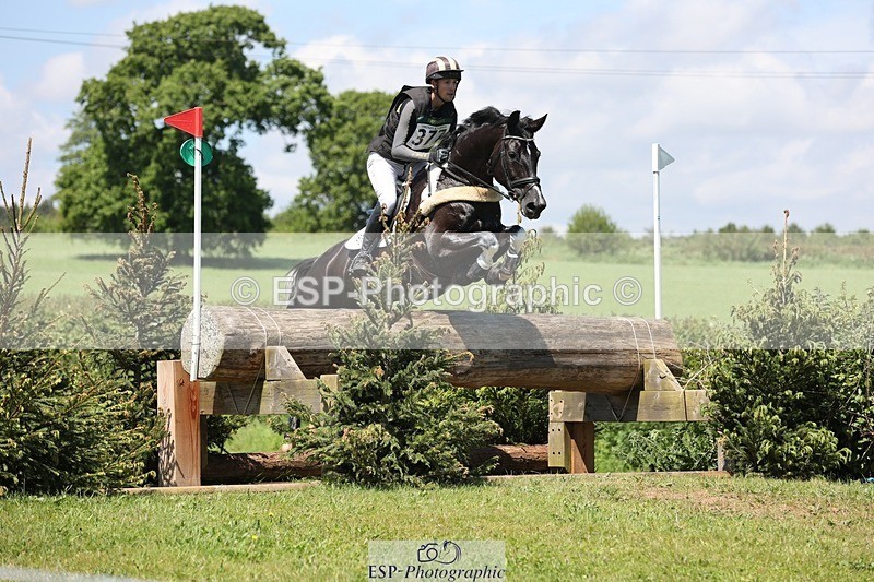 240525-123519-13350 - 377-HONEYBROOK_EXTRA_SPECIAL-Tom_Rowland