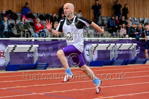 ComMast25-919497 - Track Male Set One