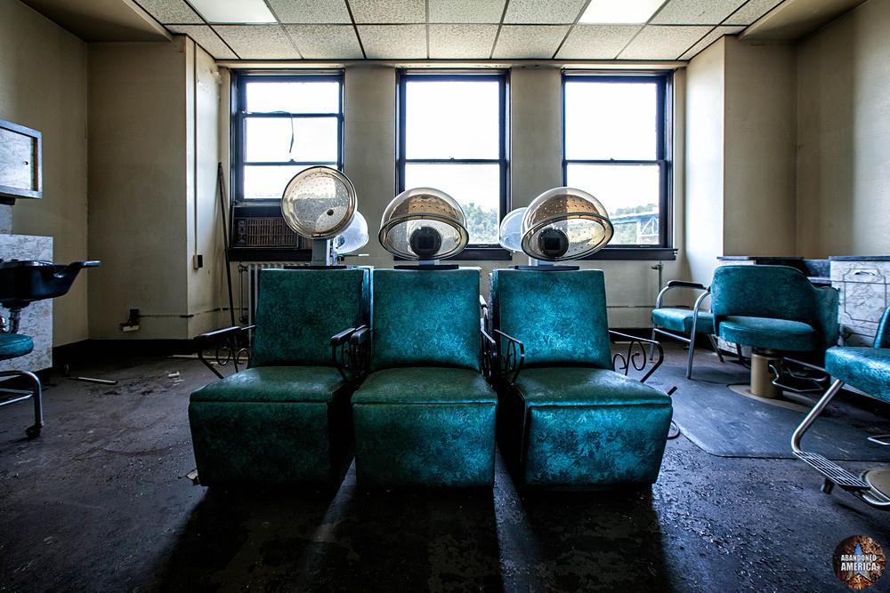 Abandoned Hair Salon | Union Station, Brownsville, PA - Brownsville, PA