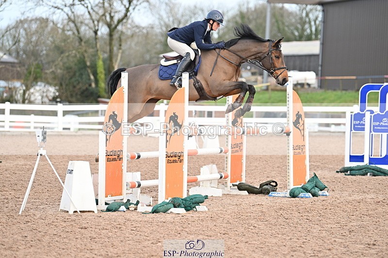 231209A-120511-01702 - Cls 12 Newcomers & 1.10m Open