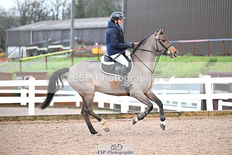 251206-120830-00893 - Cls 12 Snr Newcomers and 1.10m