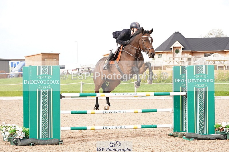 241004A-152652-00985 - Fri 04 Snr Fox & 1.20m Open