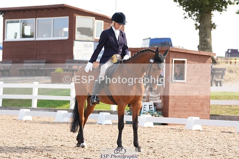 250817-094150-07220 - 157-Camilla.HankinsonChapel.Arch