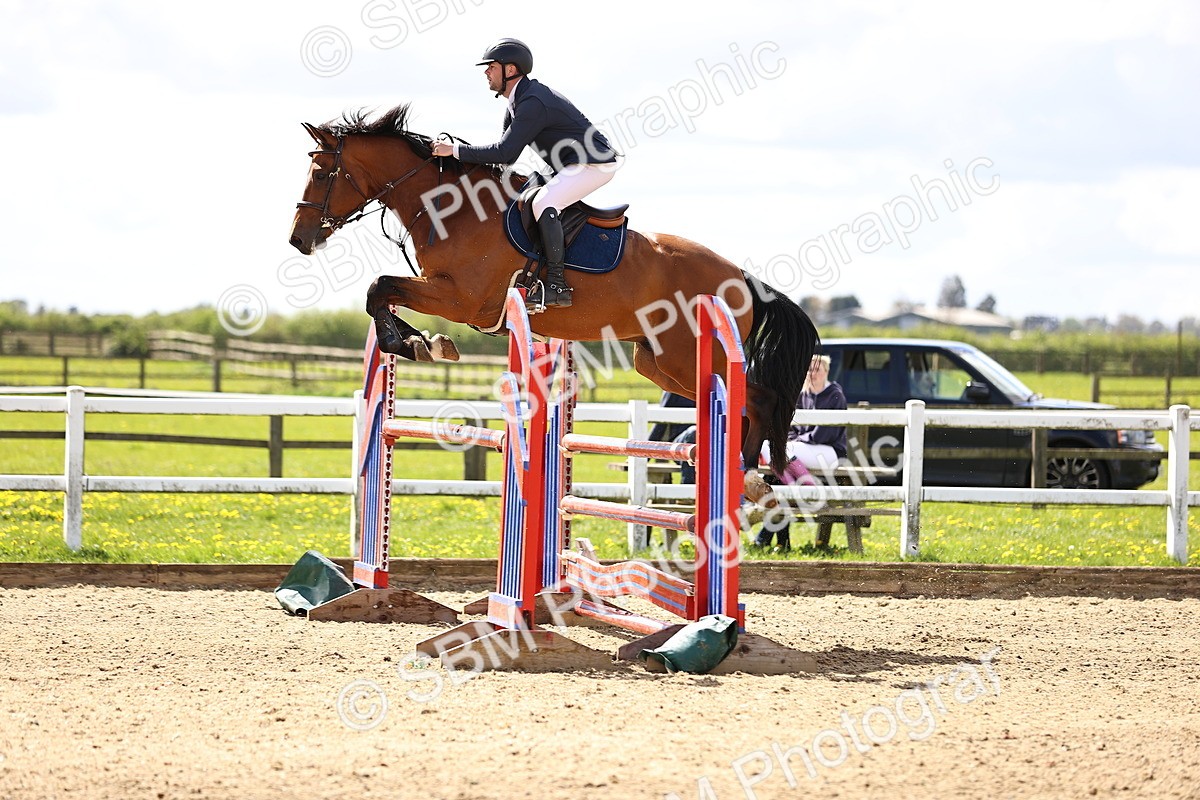 SBM_003858 - Class 17 - Senior Newcomers - 1.10m