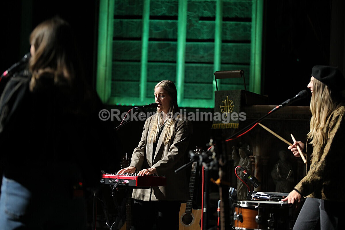 FOLK N BLUES-698 - FOLK and BLUES SEPT 2022