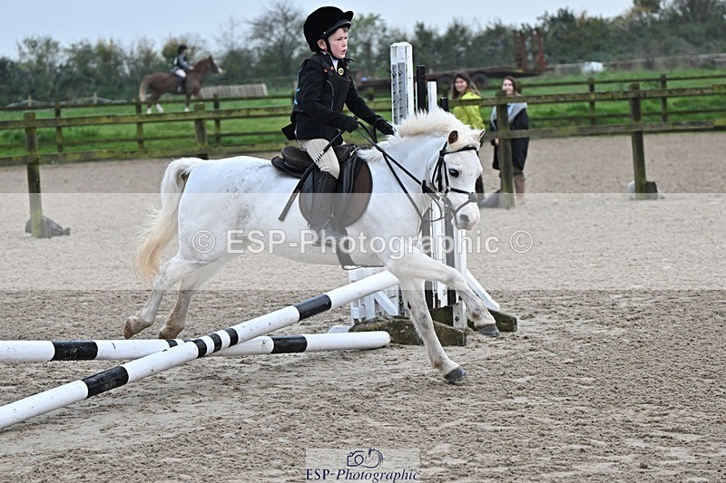 241110-094746-00078 - 40cm Showjumping