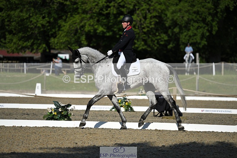 230525-090525-01537 - 302-EN_TARO_DES_VERNIER-Oliver_Townend-WEDTrotUp+DR