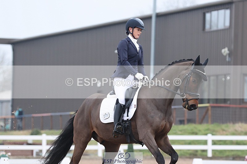 250216-095247-04954 - 229-Tara.Faulds-Platinum.SNW