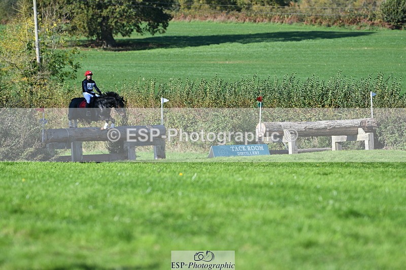 251024A-123803-11604 - B-136-Sophie.Jackson