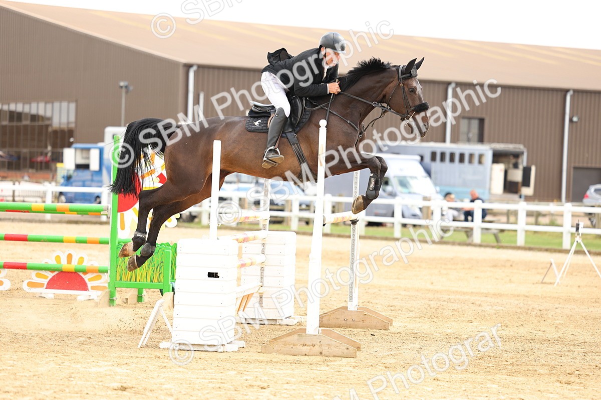 SBM_010344 - Class 4 - Senior Foxhunter - 1.20m Open