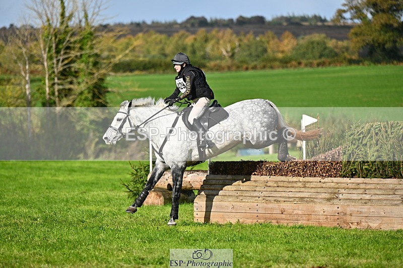 251025A-124144-19210 - F-429-Sarah.Clisby