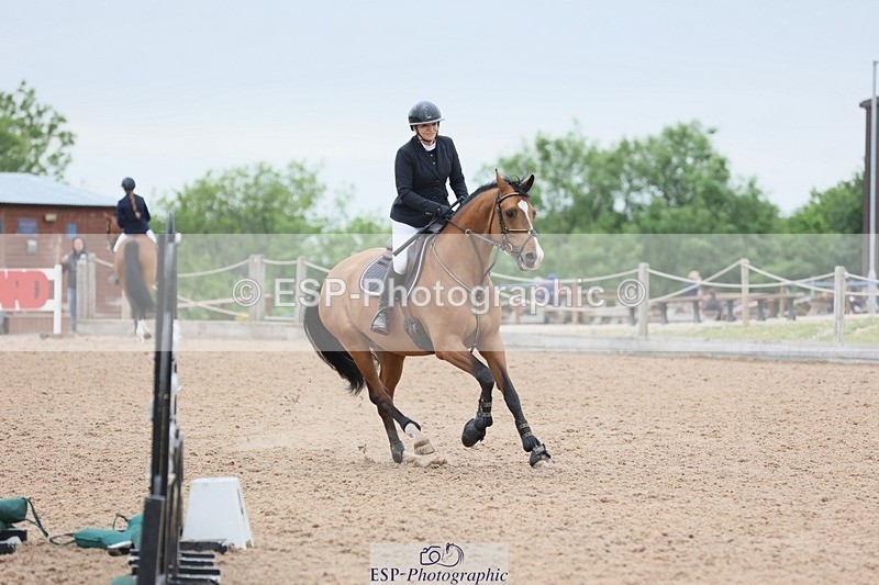 250524-125916-04873 - Cls 15 Snr Fox 1st Rnd