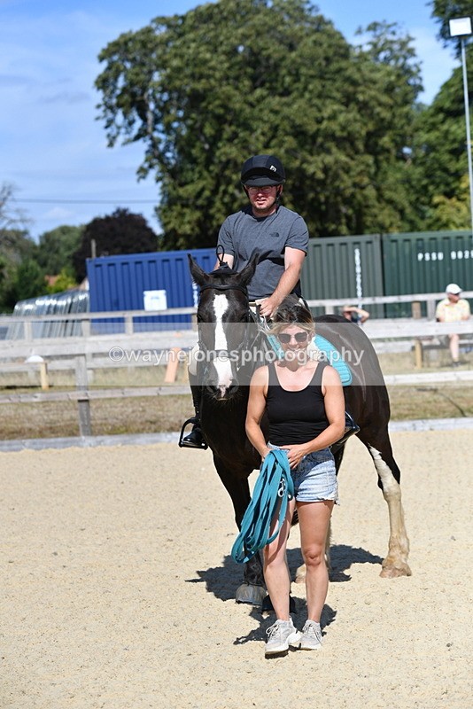 WJ5_5301 - Poles on the Floor