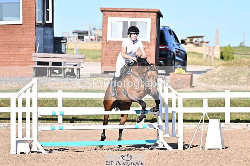 250708A-183947-00618 - 90cm Classes