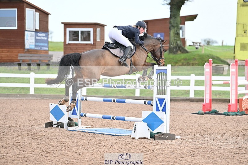 231209A-120703-01710 - Cls 12 Newcomers & 1.10m Open