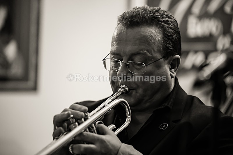  - TOM & SIMON GARDNER PLAY BROTHERS CANDOLI