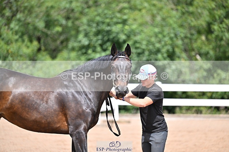 250716-125101-00199 - Trot Up 12.30 to 1.30