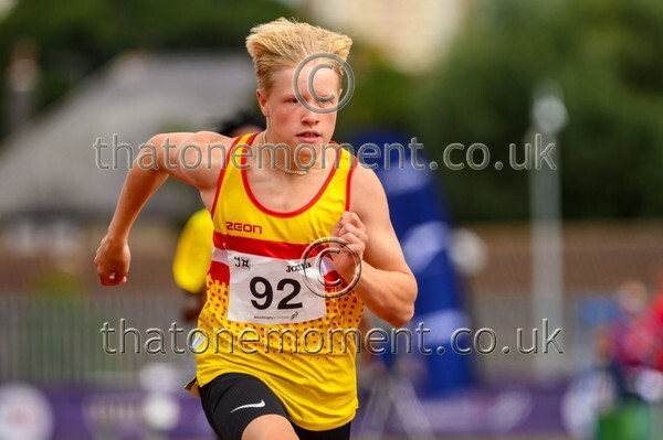 Age25SAT-925492 - Track Male