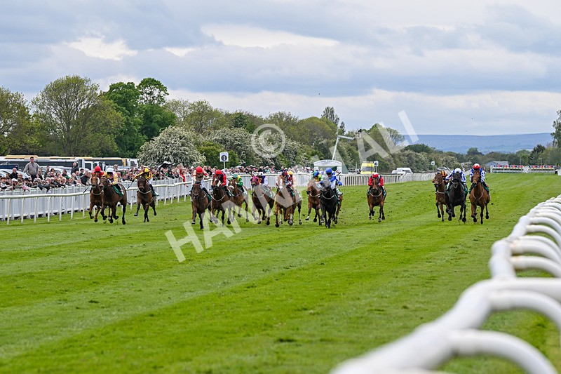 160526-Race 4-Right And Exact-9656 - Race 4 3.37pm Sky Bet For The Fans Handicap