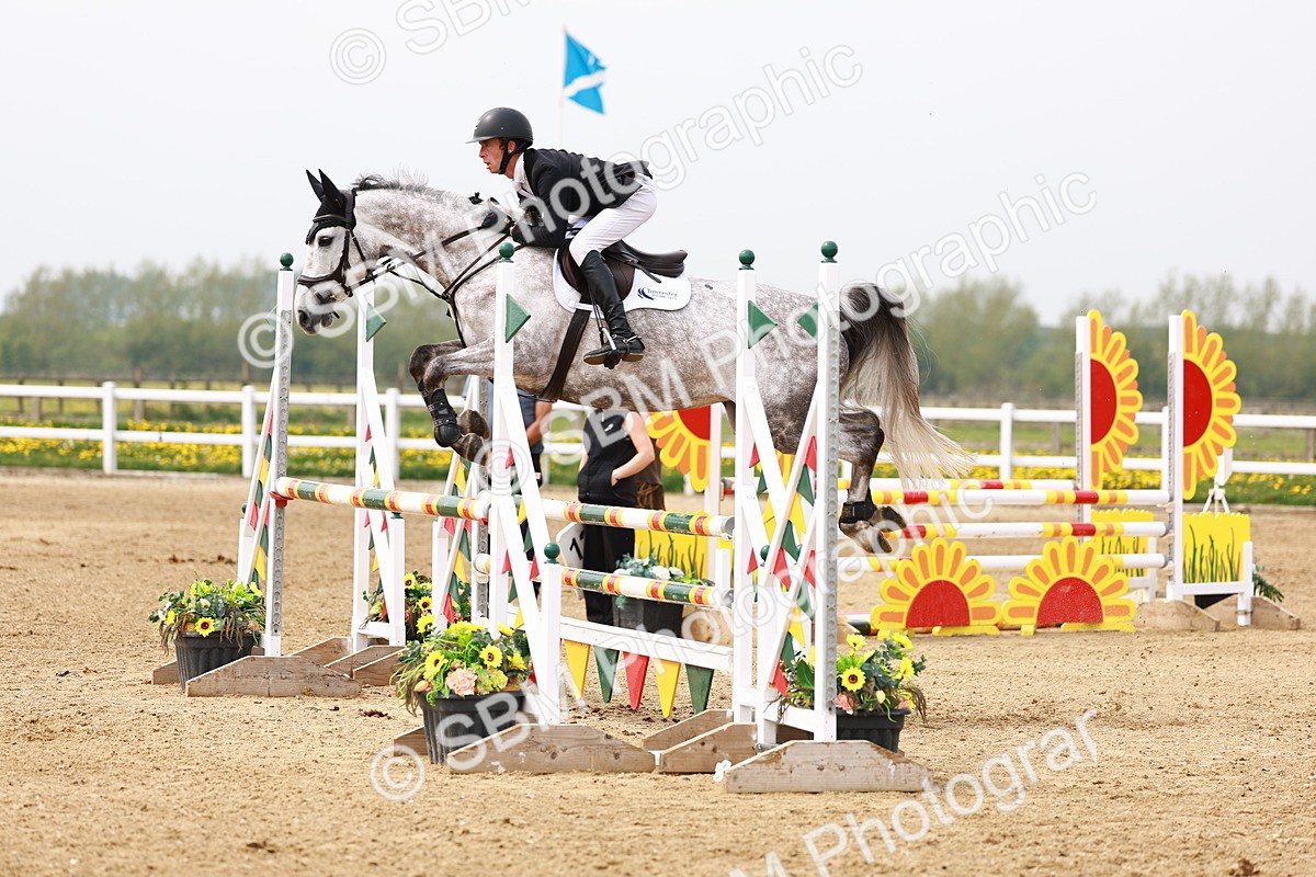  - Class 17 - Senior 1.05m