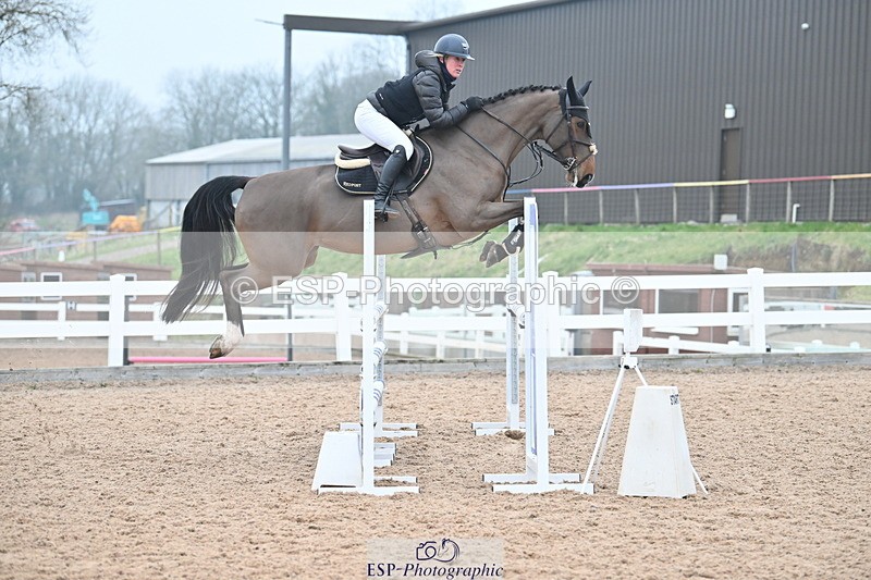 240113A-133204-02215 - Cls 12 Newcomers and 1.10m Open