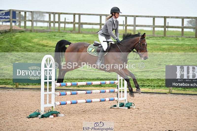 241102A-104353-04094 - SAT Cls 9 British Novice and 90cm Open