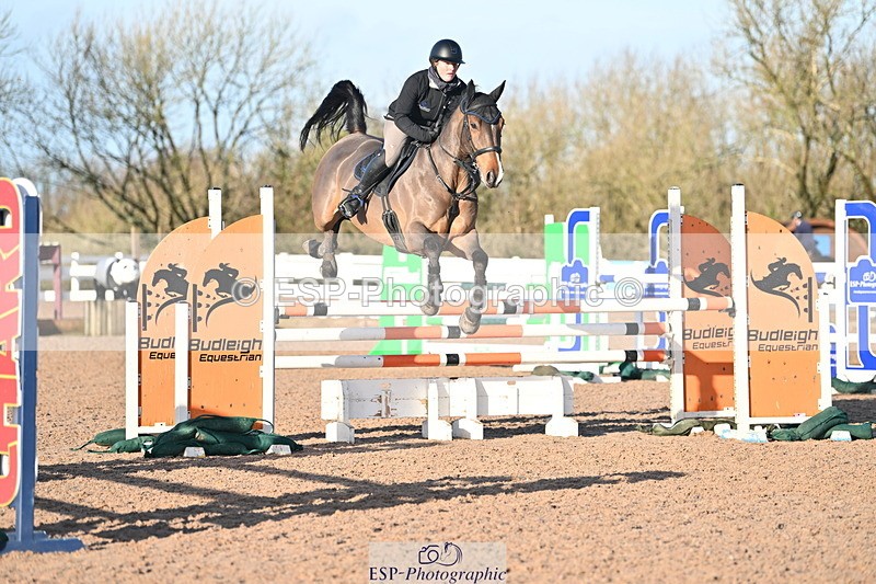 231210A-130739-02490 - Cls 20 Newcomers & 1.10m Open