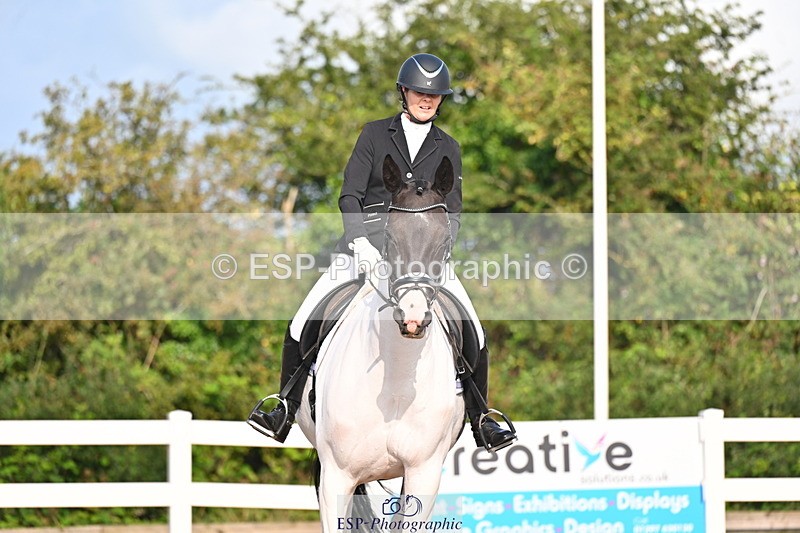 240817A-091031-06524 - 109-Michelle.Head-Alvescot.Winning.Mood